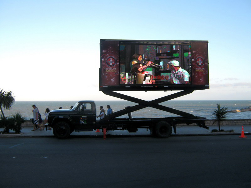 outdoor full color mobile led signs